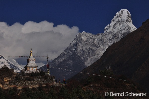 15 reasons to trek in nepal stupa ama dablam